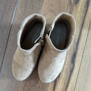 Cat & Jack girls booties